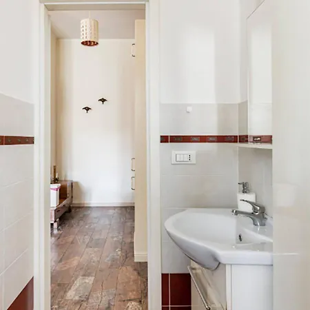 Apartament Indipendent Near Metro - Monolocale Indipendente Vicinissimo Metro *